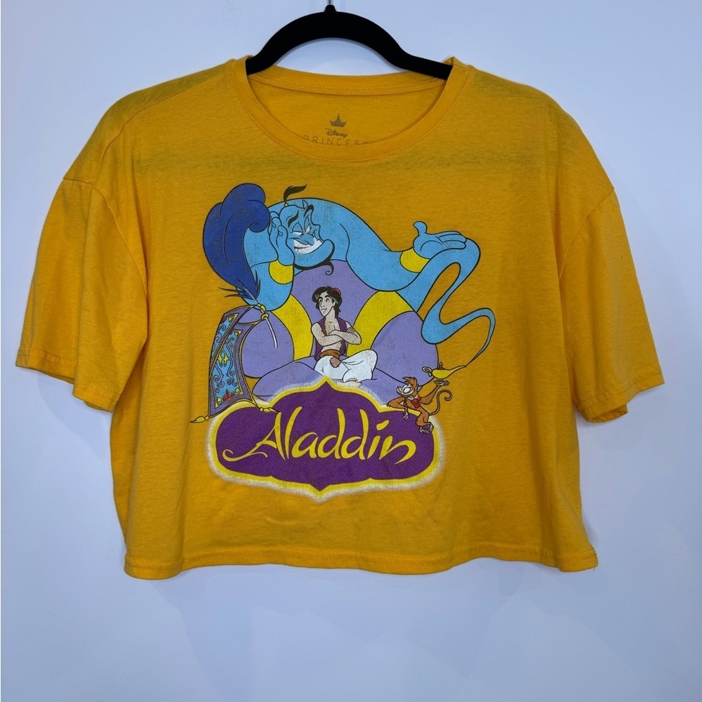 Disney Aladdin Yellow cropped T-Shirt size medium